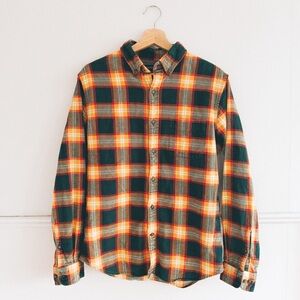 LAND’S END > Flannel Button-Down
